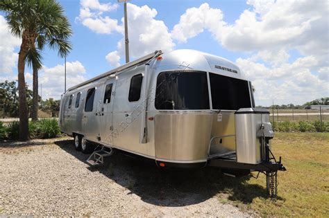 2018 Airstream Classic 33Fb Rv For Sale In Fort Myers Fl 33905 19028 2018 Airstream Classic 33Fb Rv For Sale In Fort Myers Fl 33905 19028