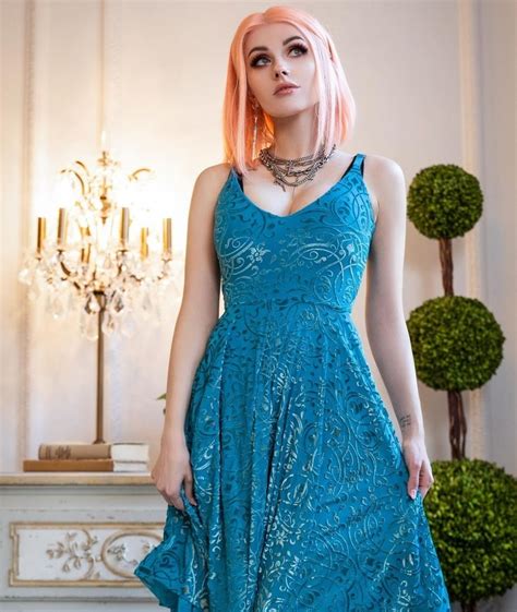 Rolyat Nude