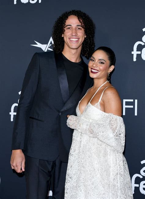 Vanessa Hudgens Boyfriend Vanessa Hudgens Boyfriend